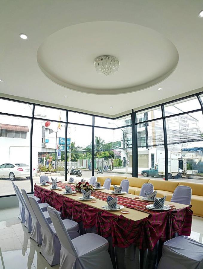 La Viva Buriram Hotel Екстериор снимка